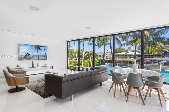 Building Photo - 418 Sunset Dr