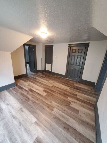 Building Photo - 330 W Concordia Ave