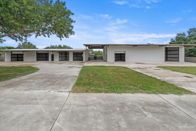 Building Photo - 413 S Los Cerritos Cir