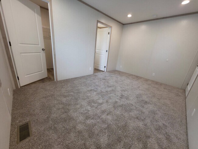 Building Photo - 1312 W Harbour Unit 160