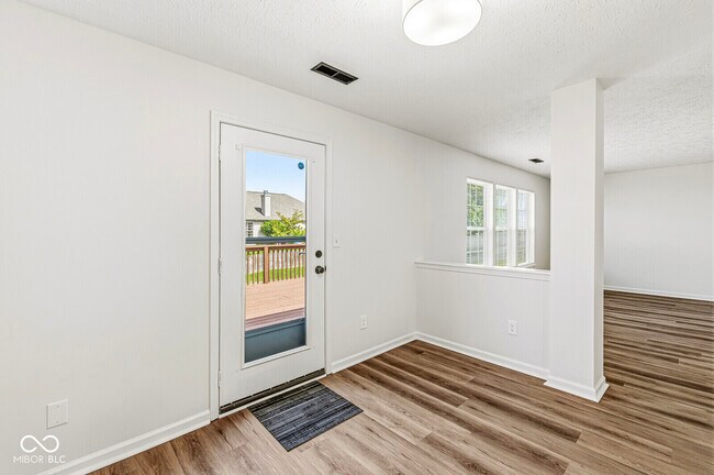 Building Photo - 2747 Foxbriar Pl