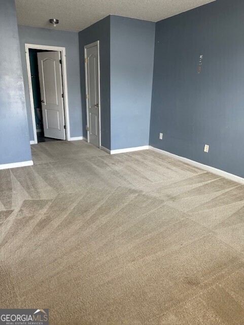 Building Photo - 610 City Park Dr