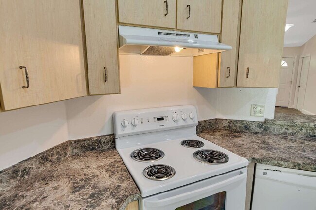 Building Photo - 51 Wellwood Ln
