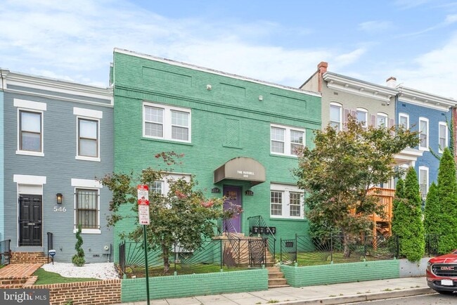 Building Photo - 550 Hobart Pl NW