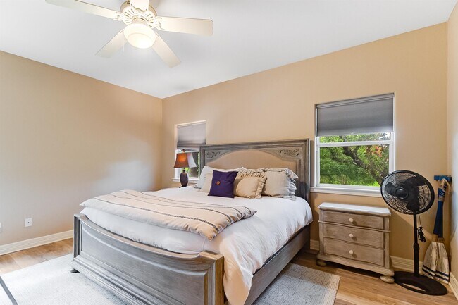 Building Photo - 327 Elm Lodge Dr