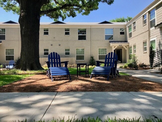 Building Photo - 6304 Prospect Ave