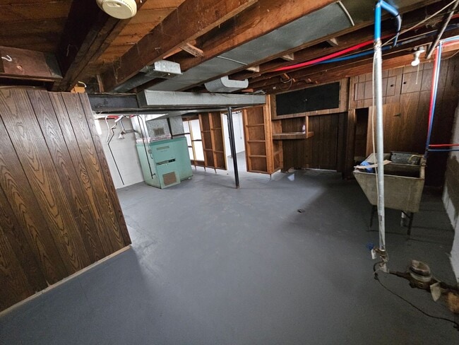 Building Photo - Come see your new home!