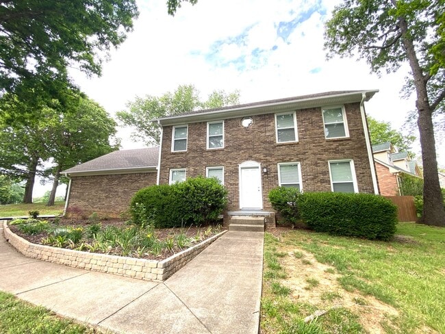 Building Photo - 1103 Rosebrook Dr