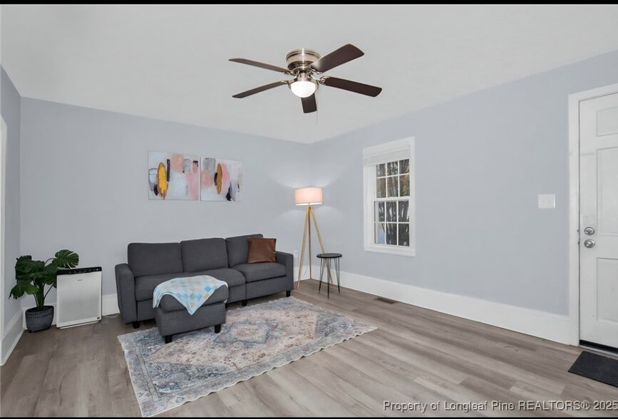 Building Photo - 2703 Pecan Dr