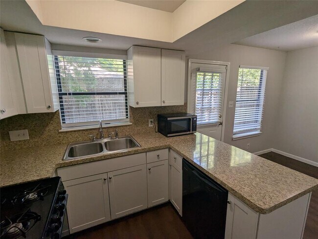 Building Photo - 7800 Northcrest Blvd