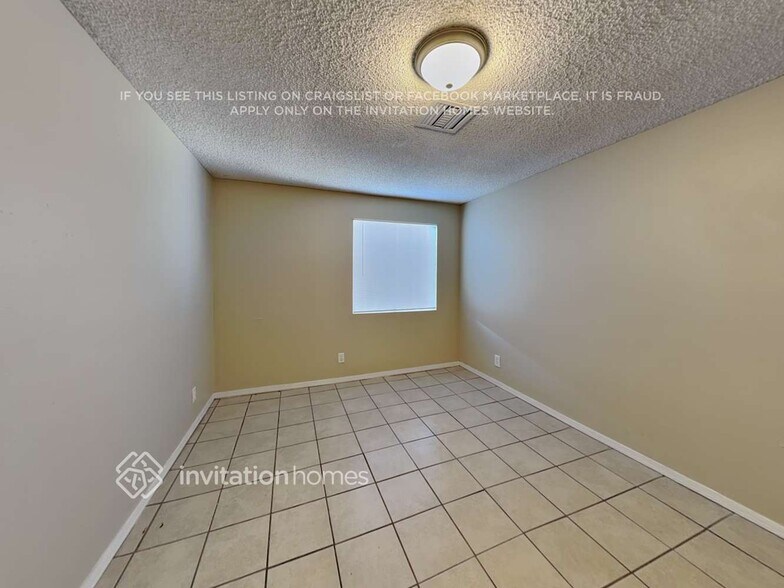 Building Photo - 2713 E Juniper Ave