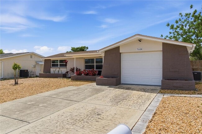 Building Photo - 7608 Sue Ellen Dr