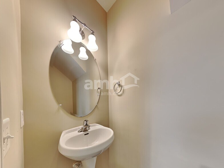 Building Photo - 251 Old Carolina Dr