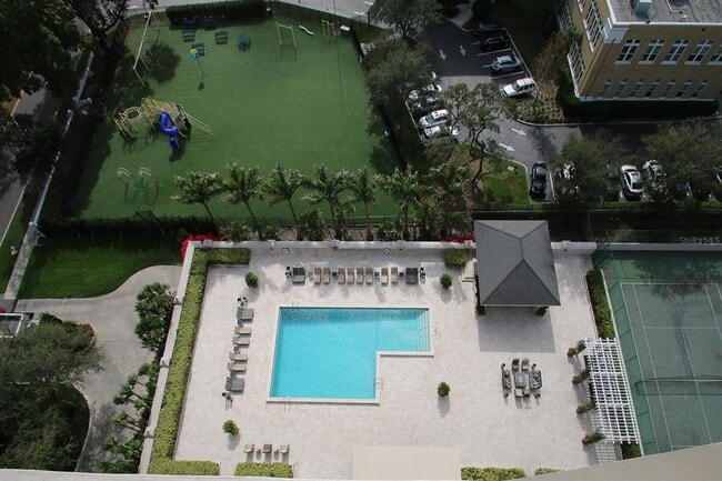 Building Photo - 3301 Bayshore Blvd