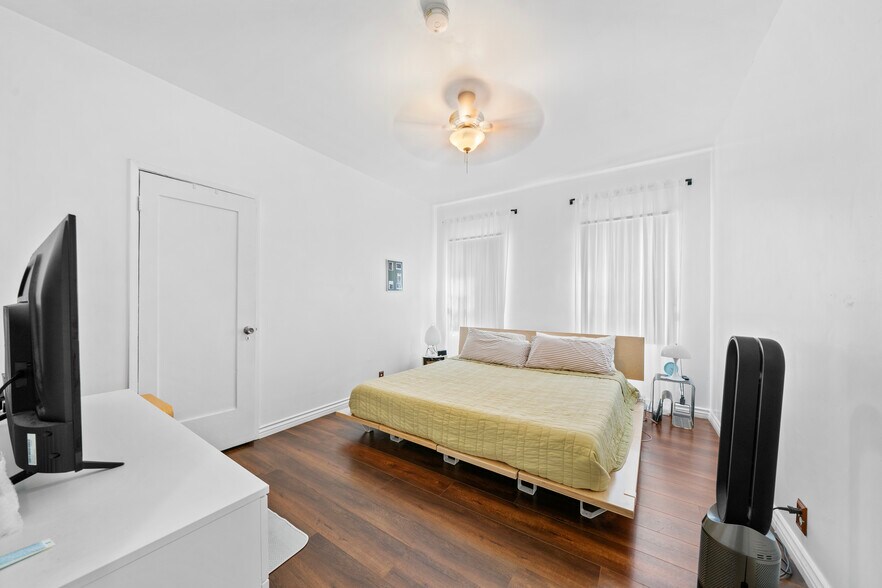 Building Photo - 5173 Pickford St