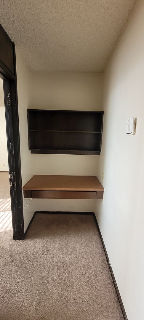 Building Photo - Upper Level 2 Bedroom 1 Bath