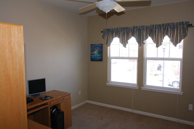 Building Photo - 2421 Owens Ave