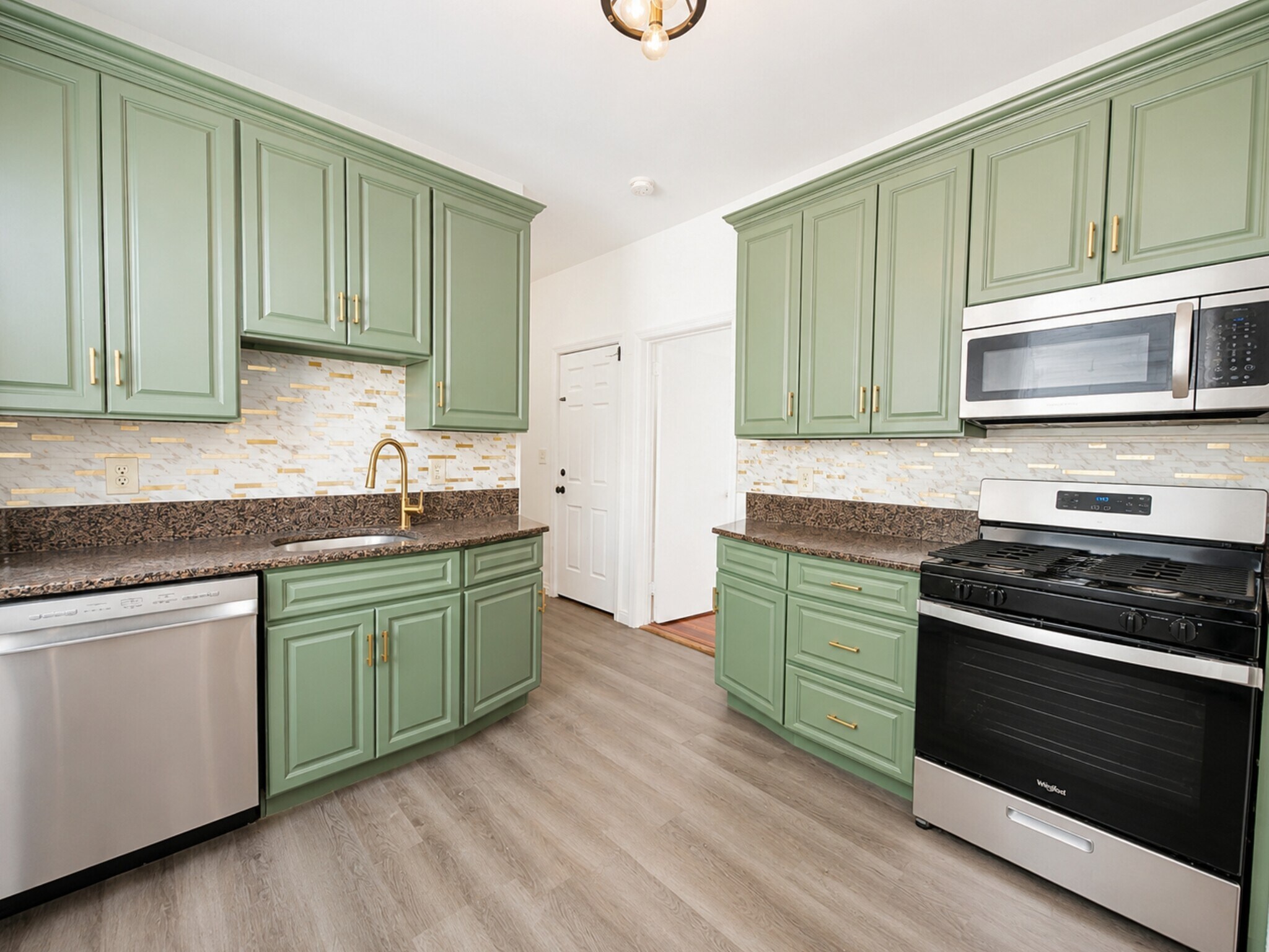 Brand NEW Dishwasher and Stove! - 22 Harrison Ave