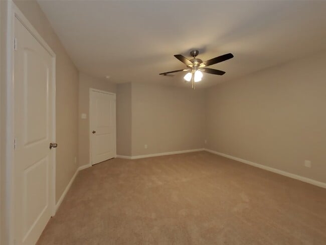 Building Photo - 23020 Shakespeare Dr