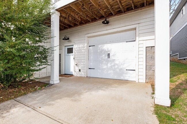 Building Photo - 4604A Michigan Ave