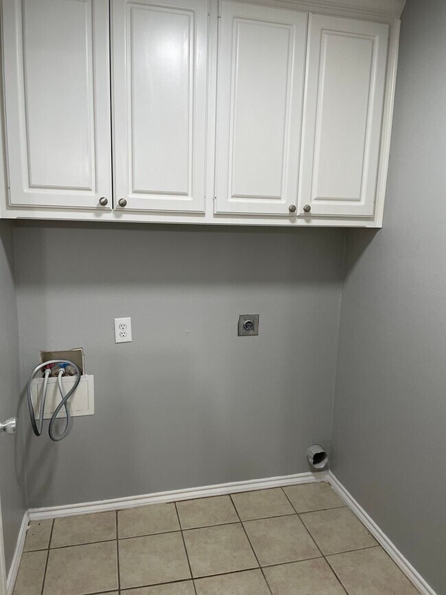 Building Photo - 2330 78th St