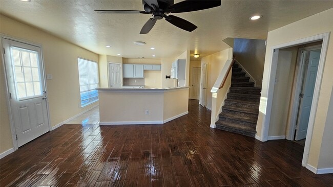 Building Photo - 2320 Shady Pine Dr