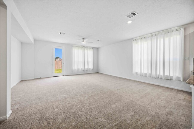 Building Photo - 18206 Spruce Cottage Dr
