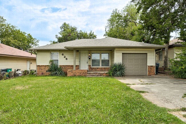 Primary Photo - Charming 3-Bedroom Home Near the Capitol –...