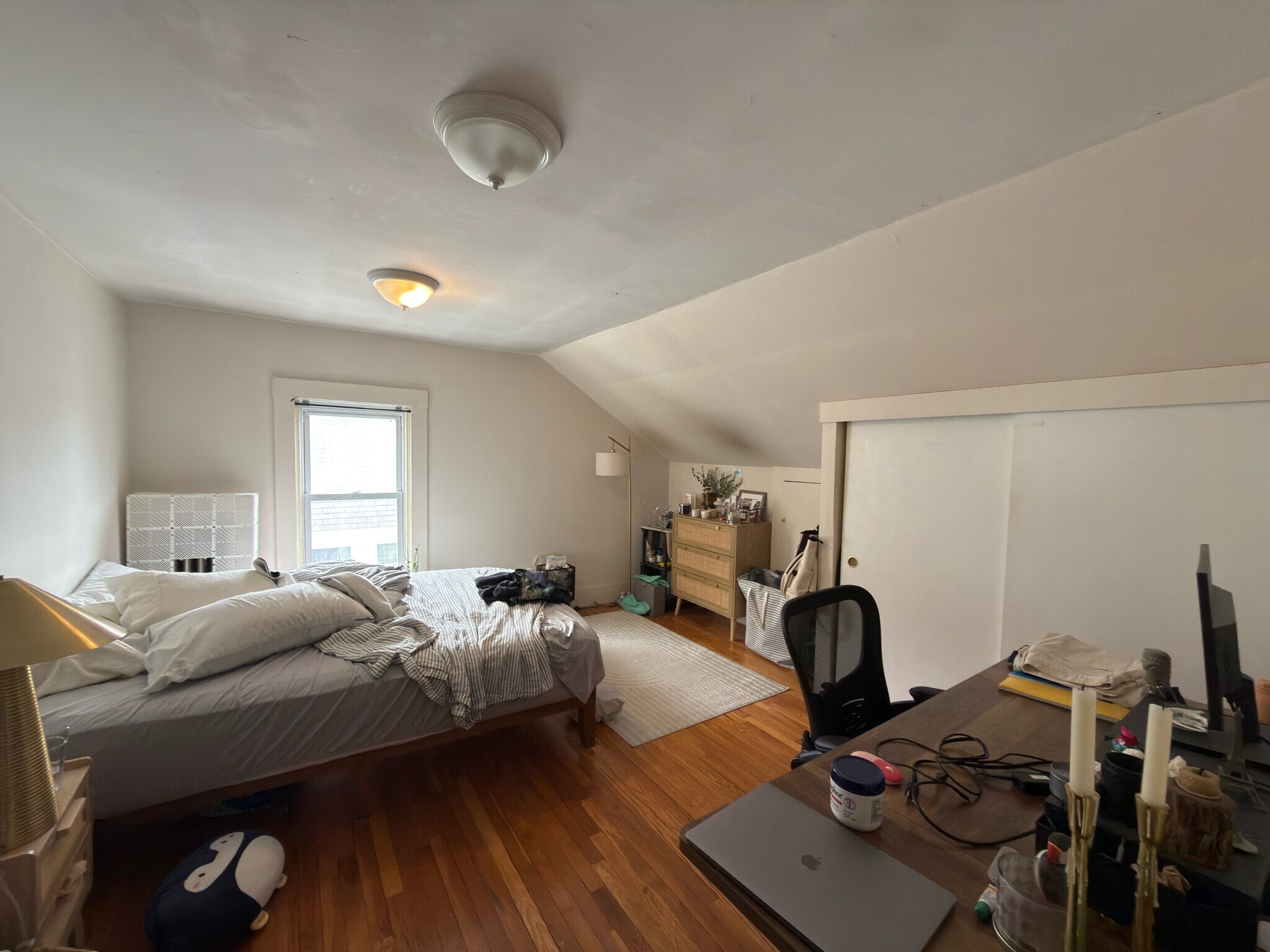 Building Photo - 19 Strathmore Rd