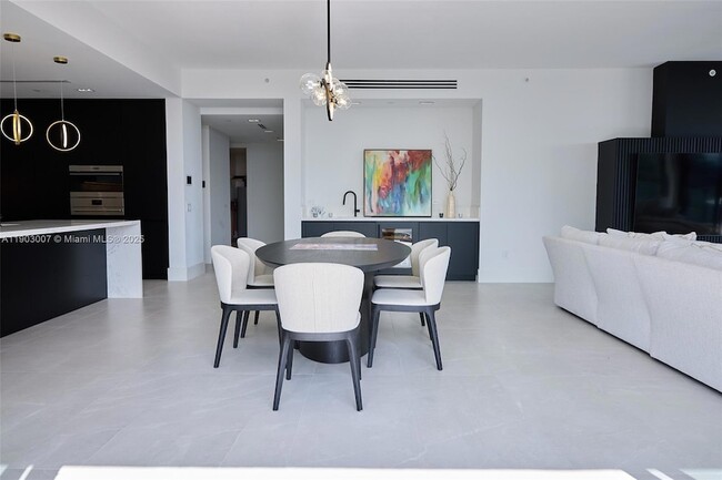 Building Photo - 160 Isle of Venice Dr