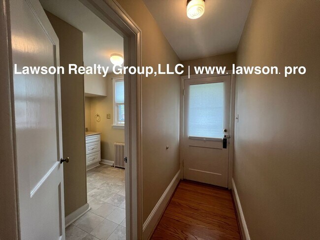 Building Photo - 1733 Maiden Ln SW