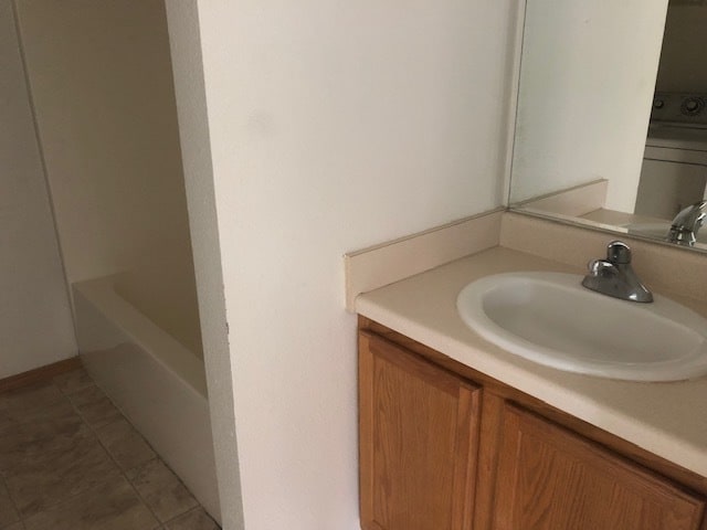 Full bathroom first floor - 468 W Shore Dr