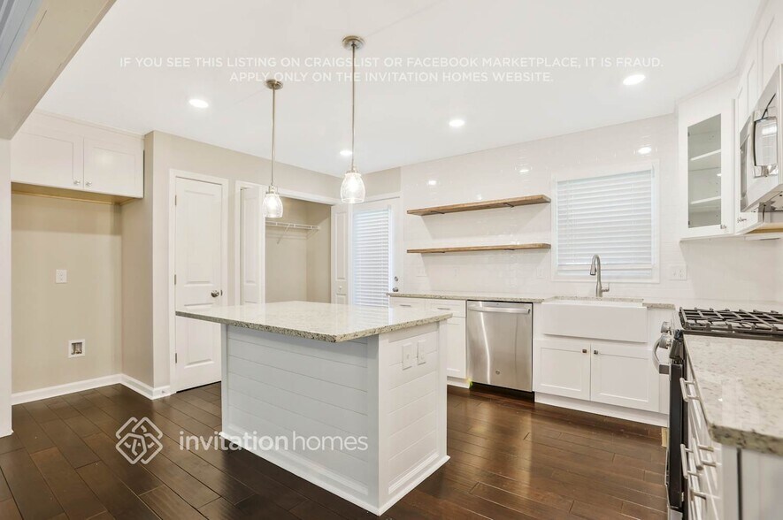 Building Photo - 2354 Beverly Ln