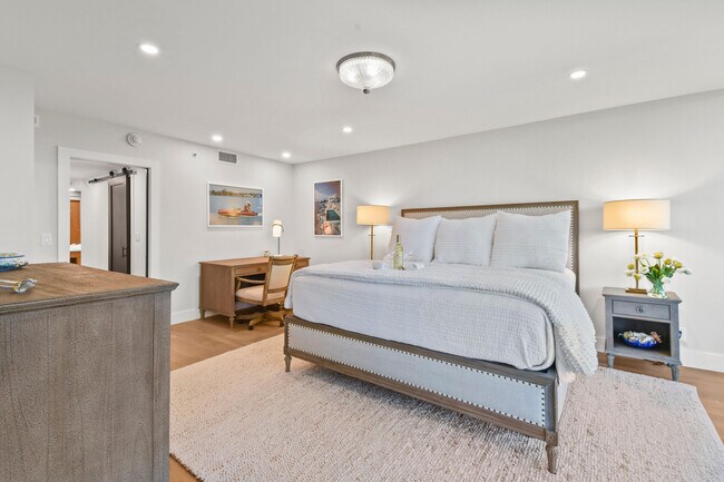 Building Photo - 2660 S Ocean Blvd