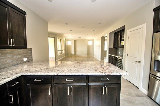 Building Photo - Beautiful 2 bedroom, 2 bath, plus den in an amazing 55+ community in Encanterra! - MEMBERSHIP INC...