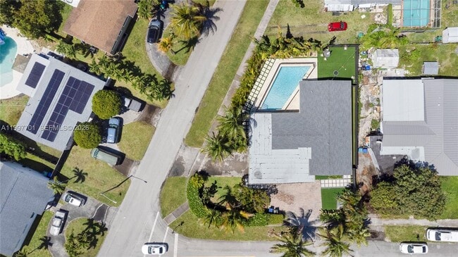 Building Photo - 1089 NE 110th St