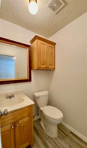 Building Photo - 2125 Forest Oaks Dr