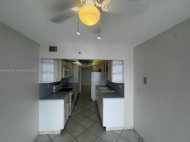 Building Photo - 210 174th St