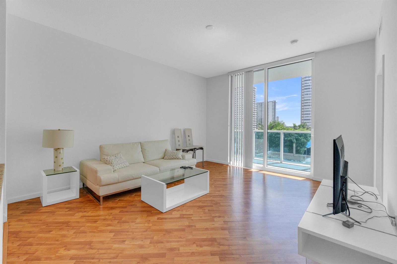 Building Photo - 1945 S Ocean Dr