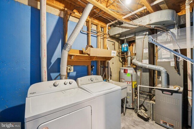 Building Photo - 10520 Pine Haven Terrace