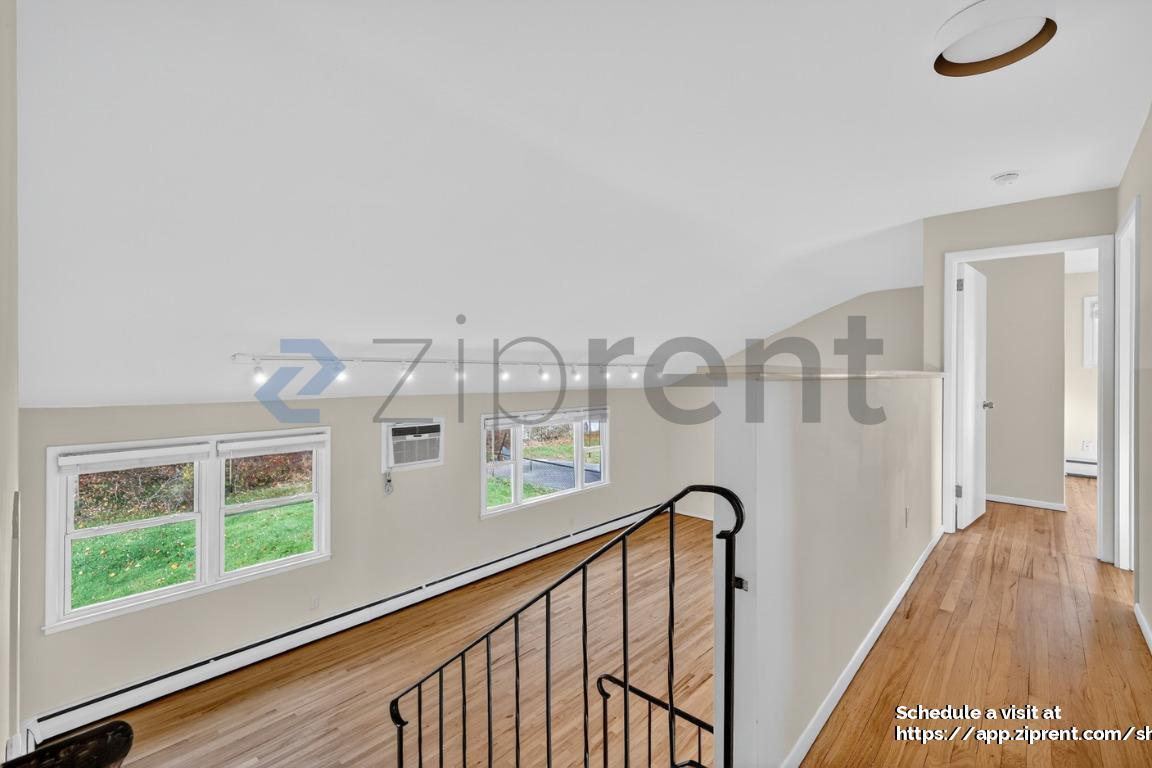 Building Photo - 68 Lyman Rd