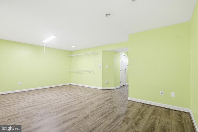 Building Photo - 10635 Hillingdon Rd