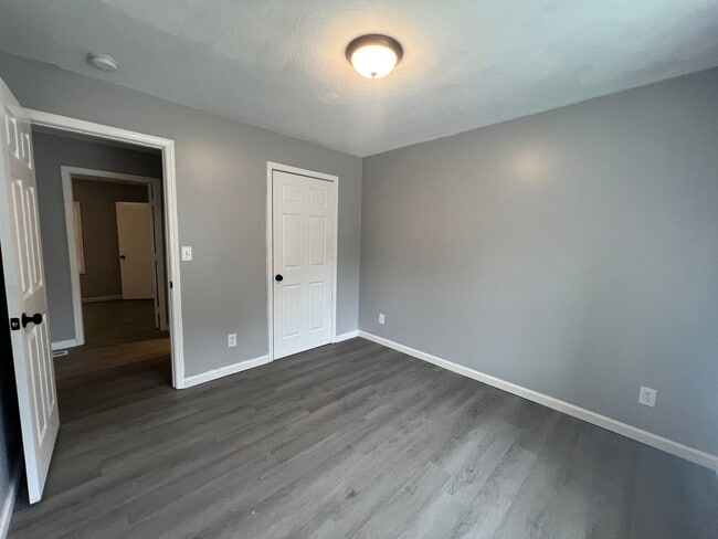 Building Photo - 440 30th Pl