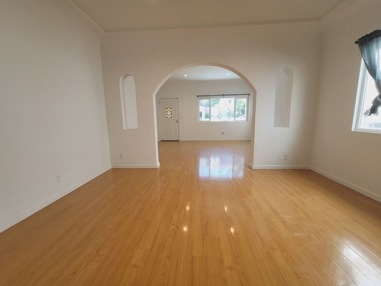 Building Photo - 3933 Woolwine Dr