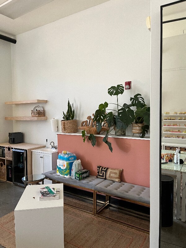 Building Photo - 532 W 10th St