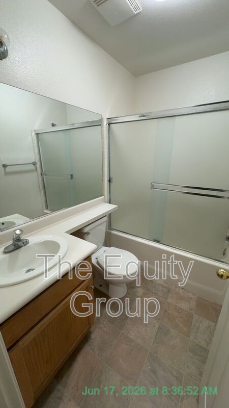 Building Photo - 1827 E Cambridge Ct