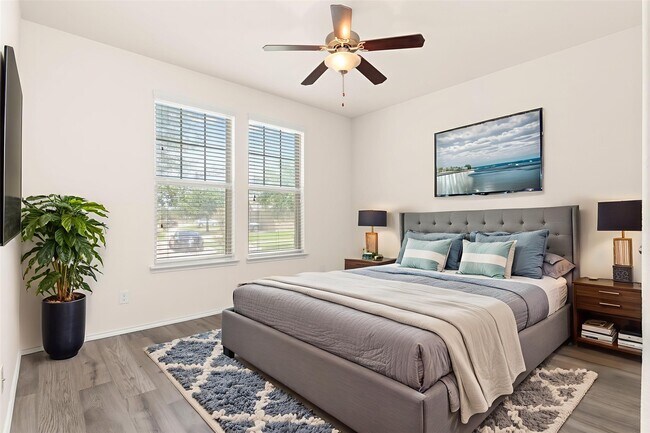 Building Photo - 23607 Legano Dr