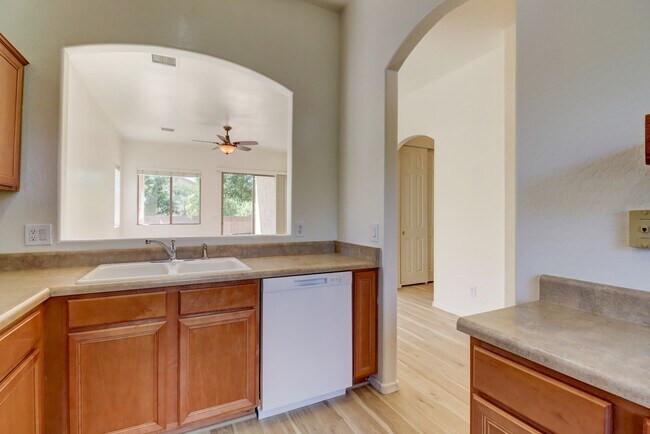 Building Photo - 6461 E Kilkenny Pl