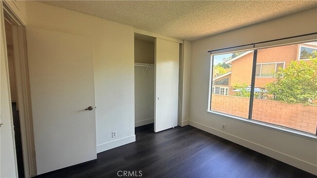 Building Photo - 46 Christamon W