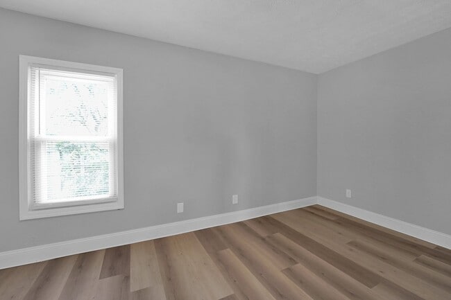 Building Photo - Spacious 4 Bedroom Single Family Home – Fe...